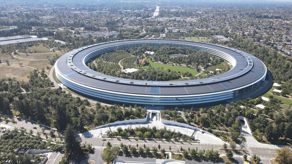 Aerial view of Apple Park in Cupertino, California