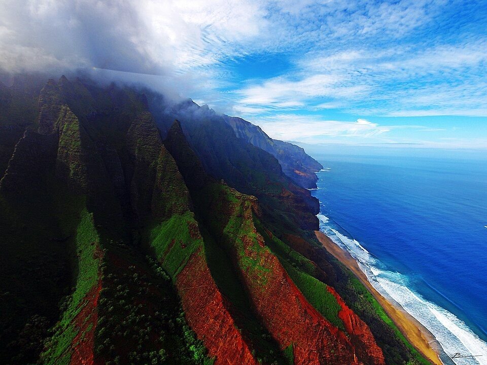 Coast of Kauai, Hawaii, used as an illustrative image for Hurricane Lowell coverage