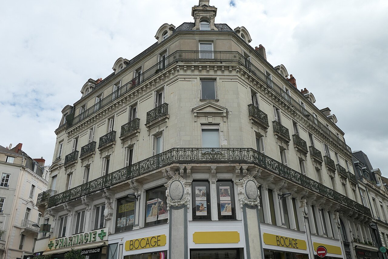 Building at 1 rue d’Alsace in Angers, France
